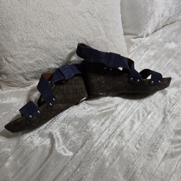 Leather Navy Sandals By Lucky Brand. NWOT NEVER WORN Size 7 1/2 - Picture 2 of 5
